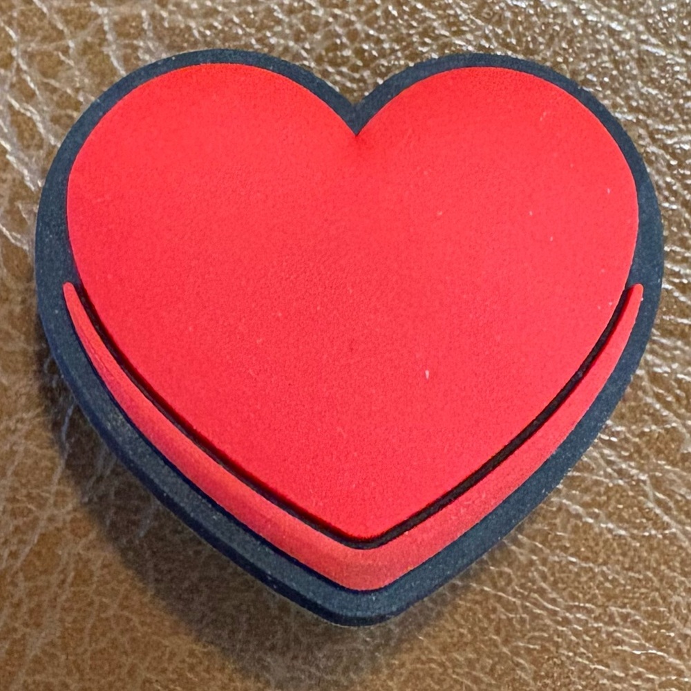 Heart Croc Charm - Picture 3 of 4